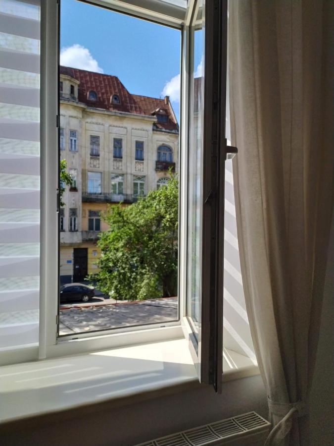 Двоповерхові Апартаменти Мілена У Центрі З Балконом, Кондиціонером Та Паркінгом ลวีฟ ภายนอก รูปภาพ